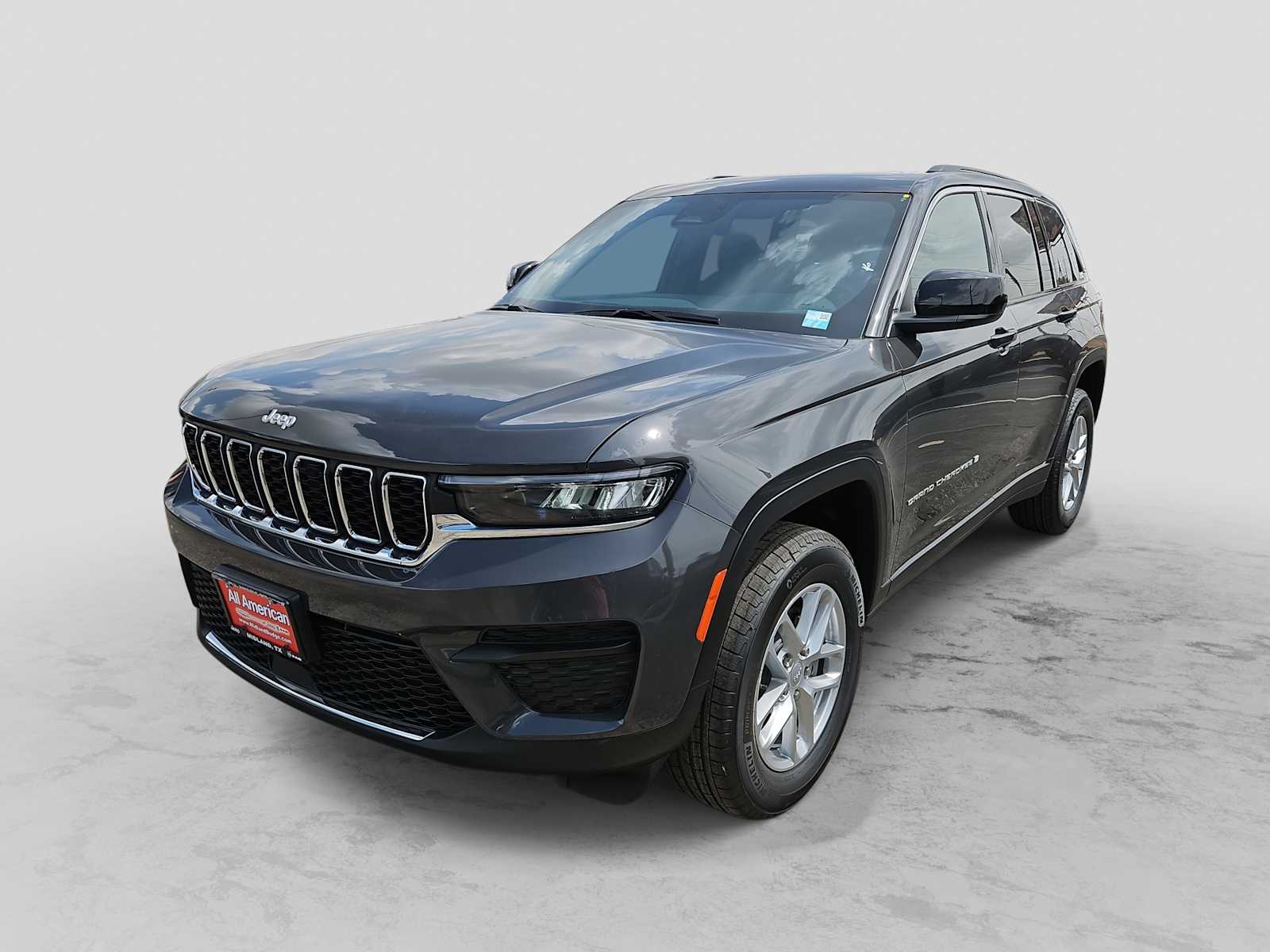 New 2026 Jeep Grand Cherokee LAREDO 4X2