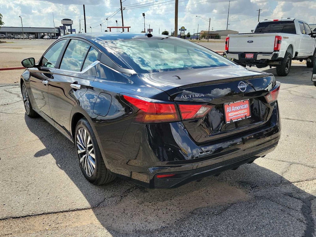 Used 2025 Nissan Altima SV Sedan