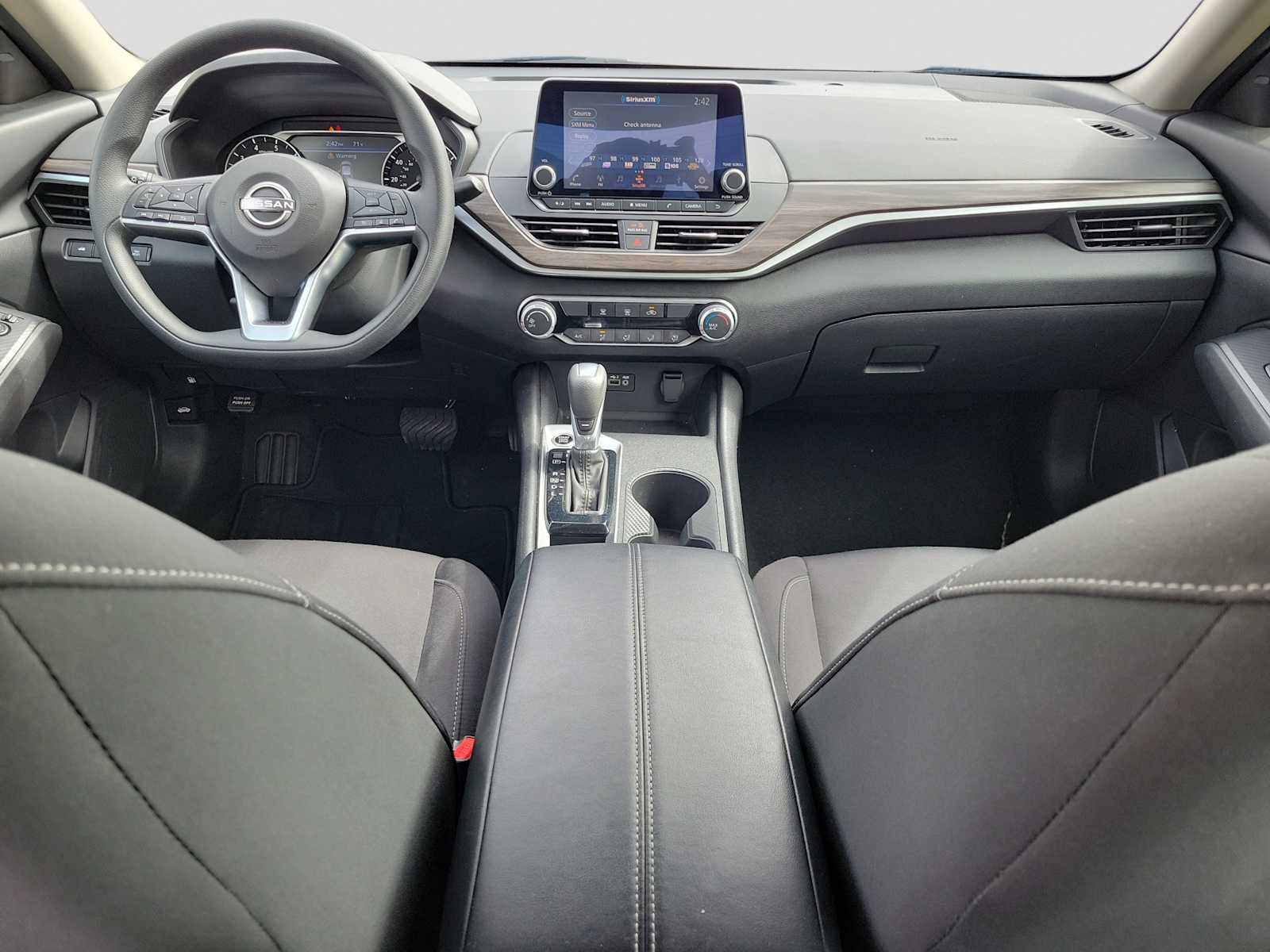 Thumbnail: 2025 Nissan Altima - 9
