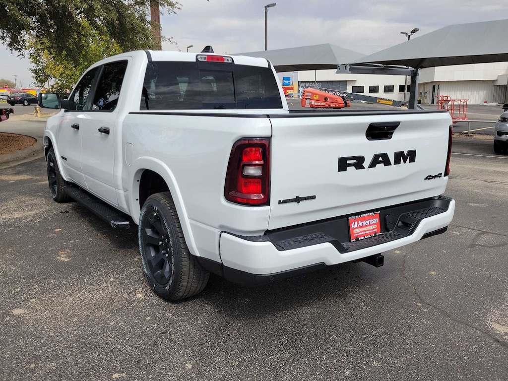New 2025 Ram 1500 LONE STAR CREW CAB 4X4 5'7 BOX Pickup