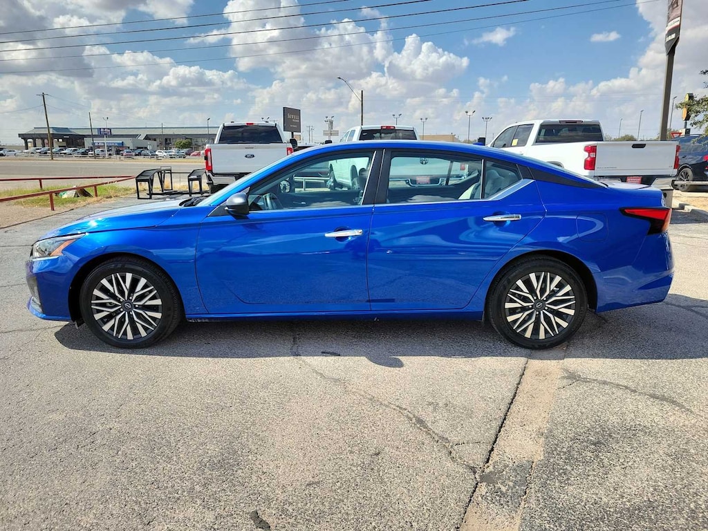 Used 2025 Nissan Altima SV Sedan
