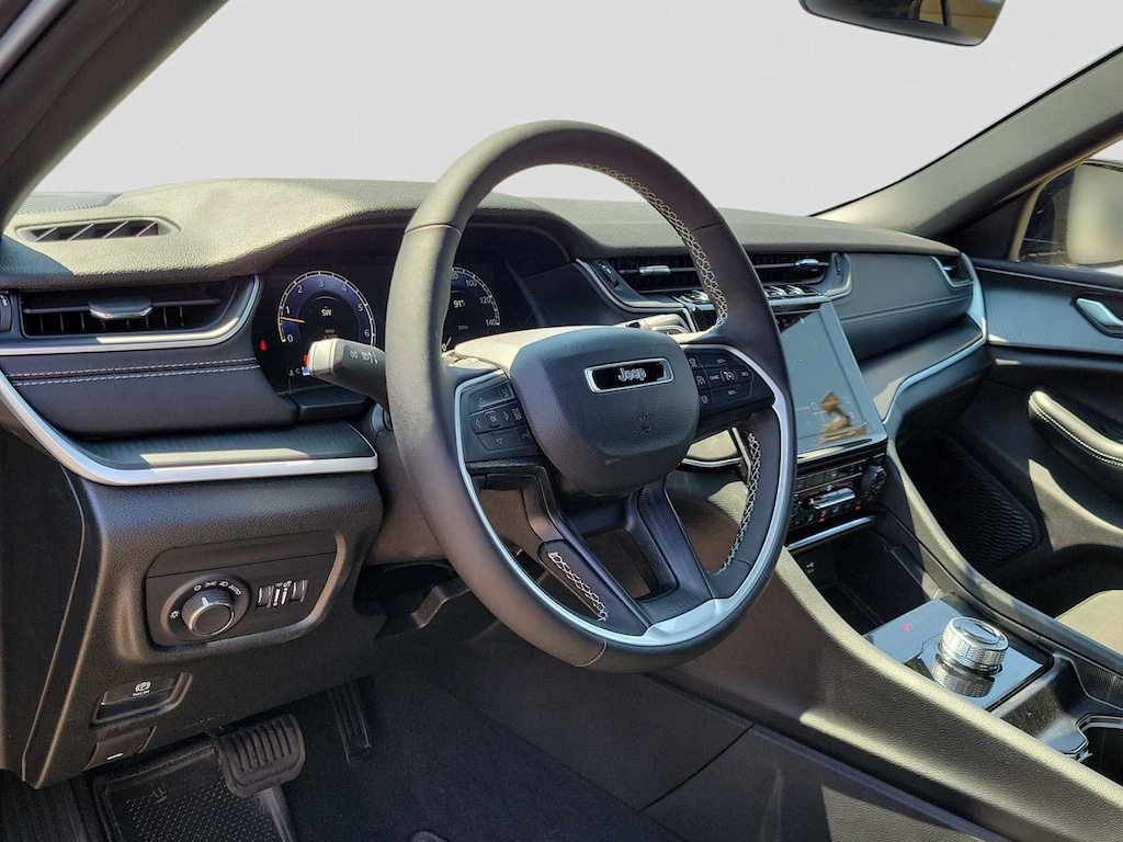 New 2025 Jeep Grand Cherokee ALTITUDE 4X4 Sport Utility