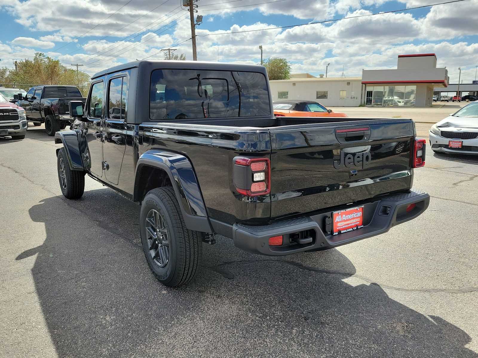 Thumbnail: 2025 Jeep Gladiator - 4