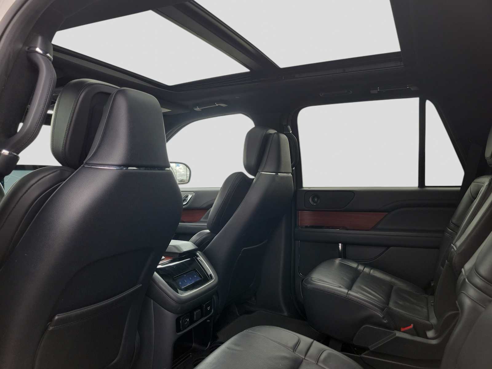 Thumbnail: 2023 Lincoln Navigator - 12