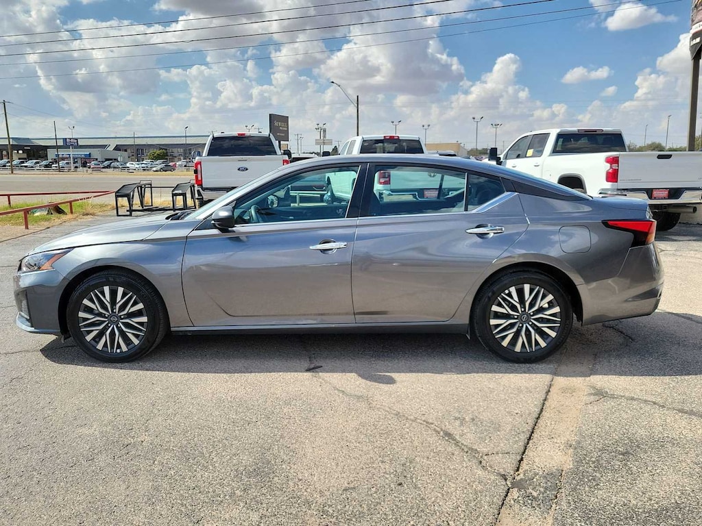 Used 2025 Nissan Altima SV Sedan
