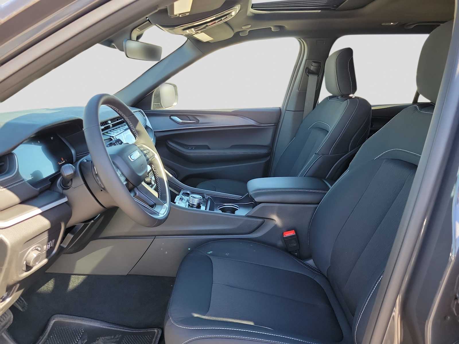 Thumbnail: 2025 Jeep Grand Cherokee - 11