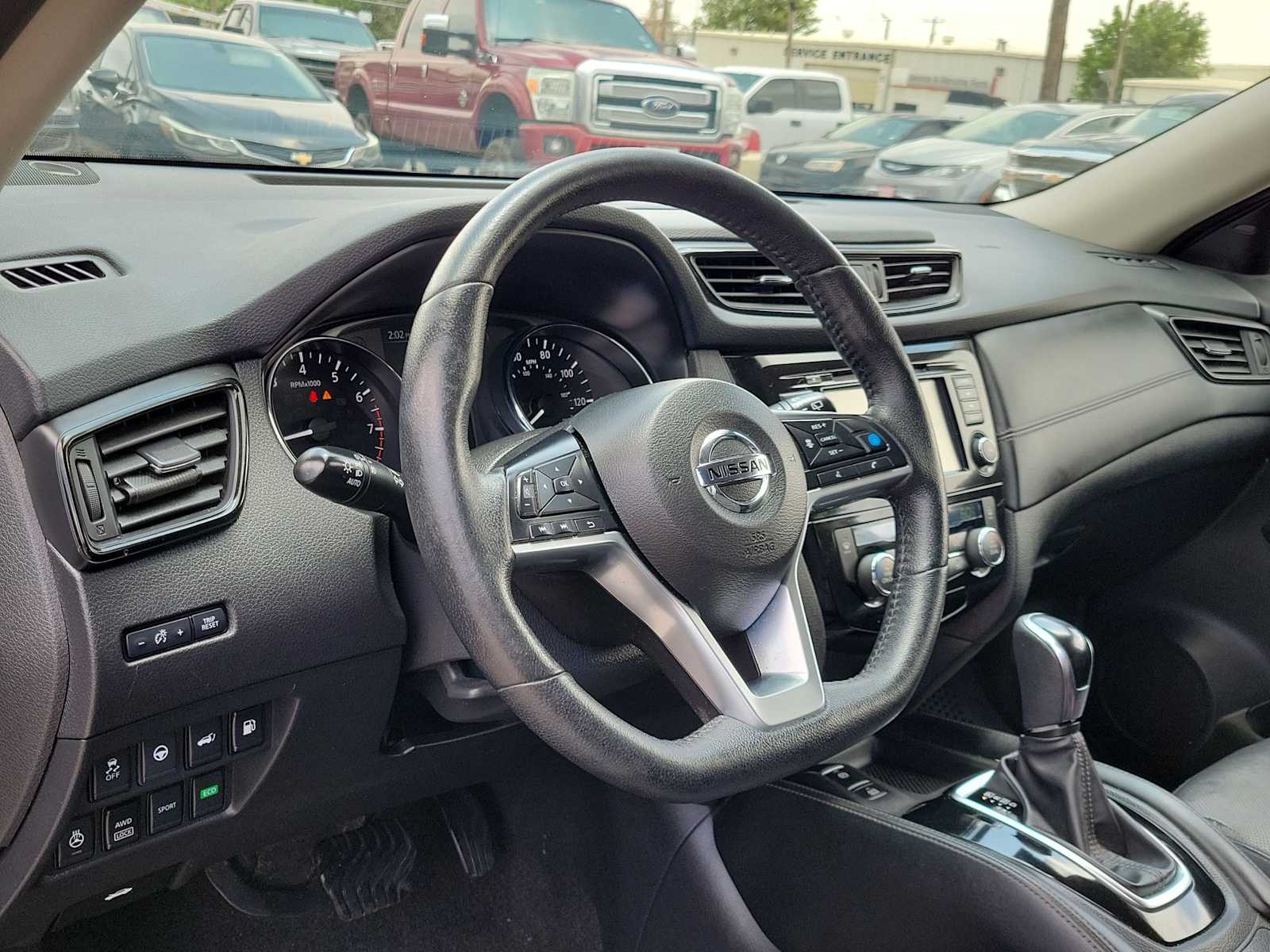 Used 2019 Nissan Rogue SL with VIN 5N1AT2MV6KC713169 for sale in Midland, TX