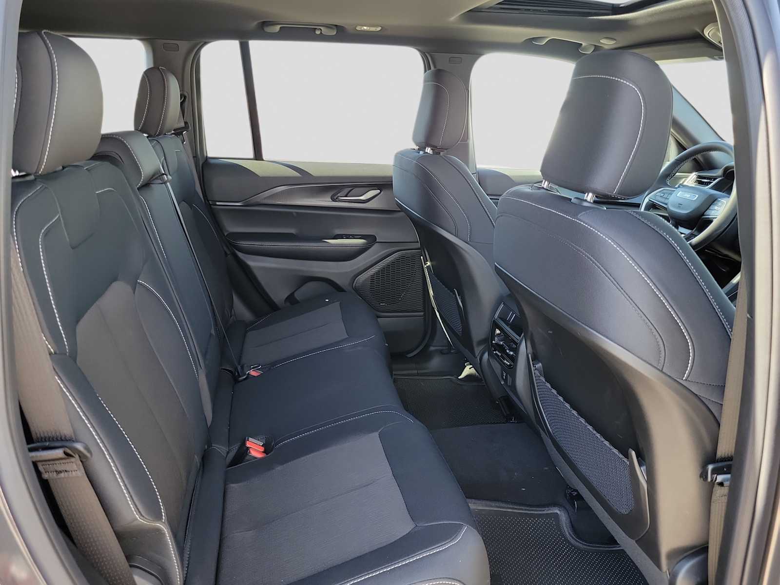 Thumbnail: 2025 Jeep Grand Cherokee - 13