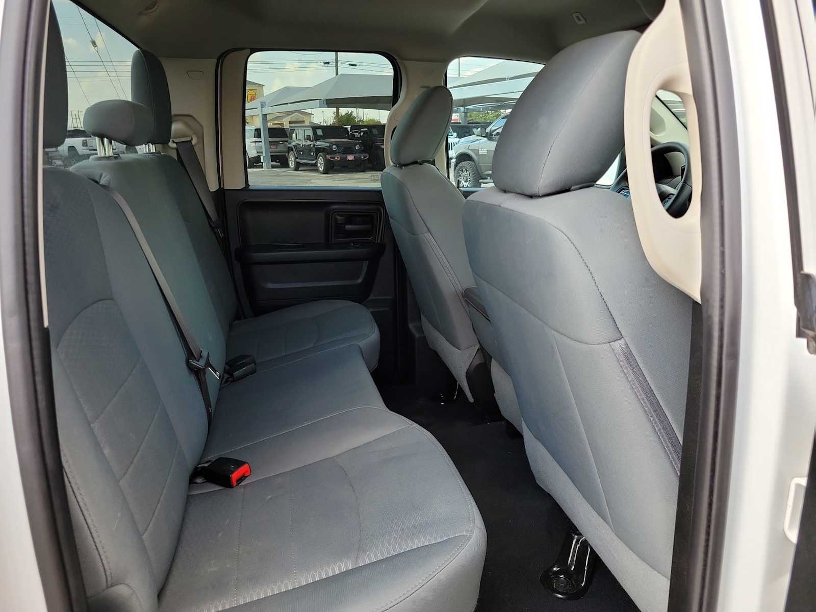 Thumbnail: 2019 RAM 1500 Classic - 13