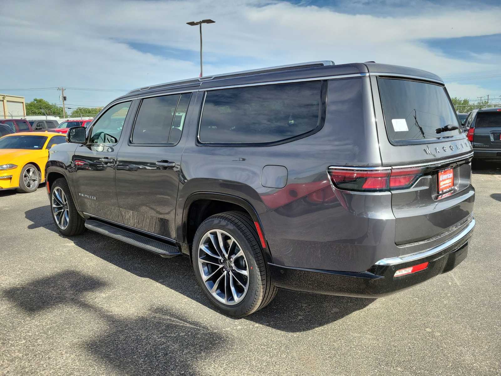 Thumbnail: 2024 Jeep Wagoneer - 4