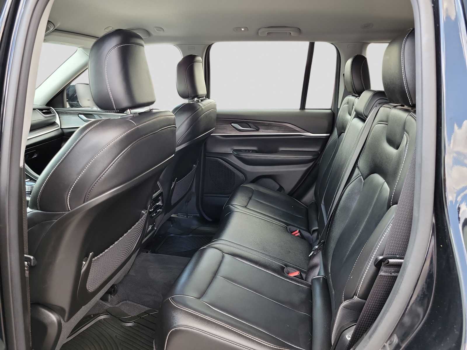 Thumbnail: 2023 Jeep Grand Cherokee - 12