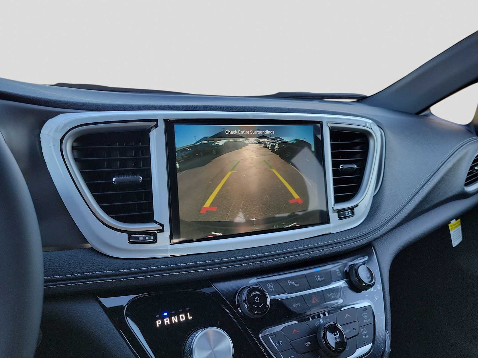 Thumbnail: 2026 Chrysler Pacifica - 20