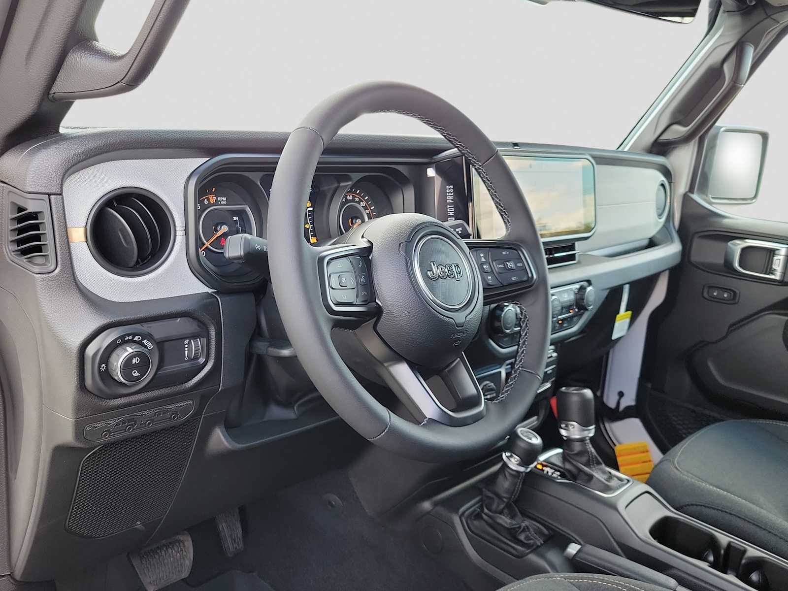 Thumbnail: 2025 Jeep Gladiator - 2