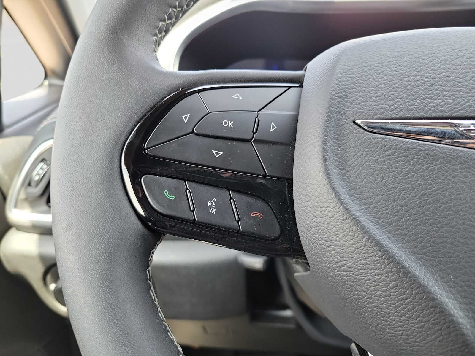 Thumbnail: 2023 Chrysler Pacifica - 19
