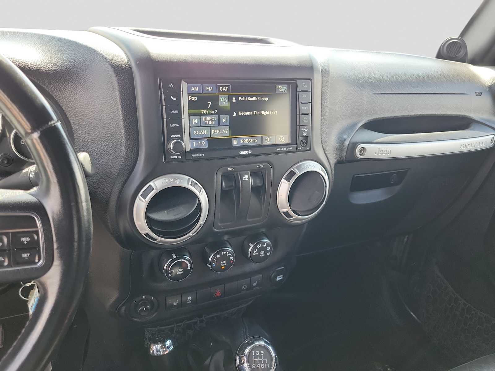 Thumbnail: 2014 Jeep Wrangler - 21