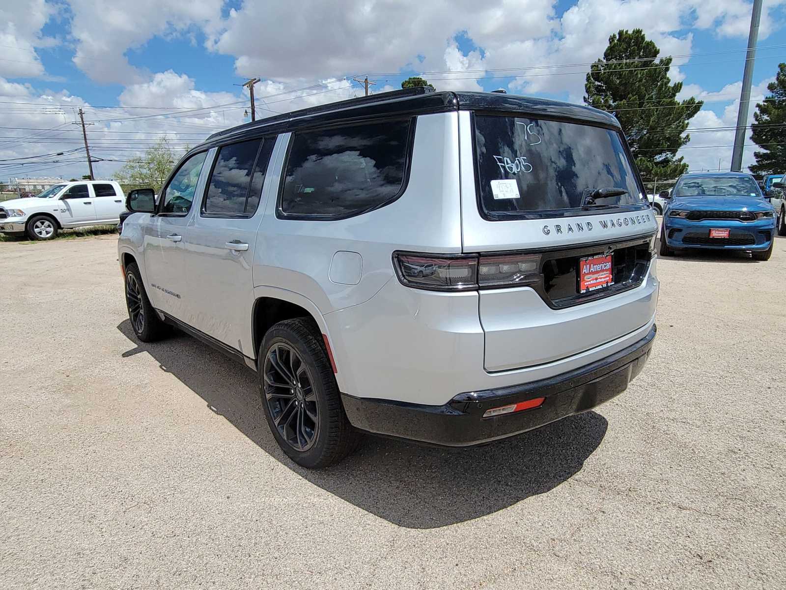 2024 Jeep Grand Wagoneer Obsidian 3