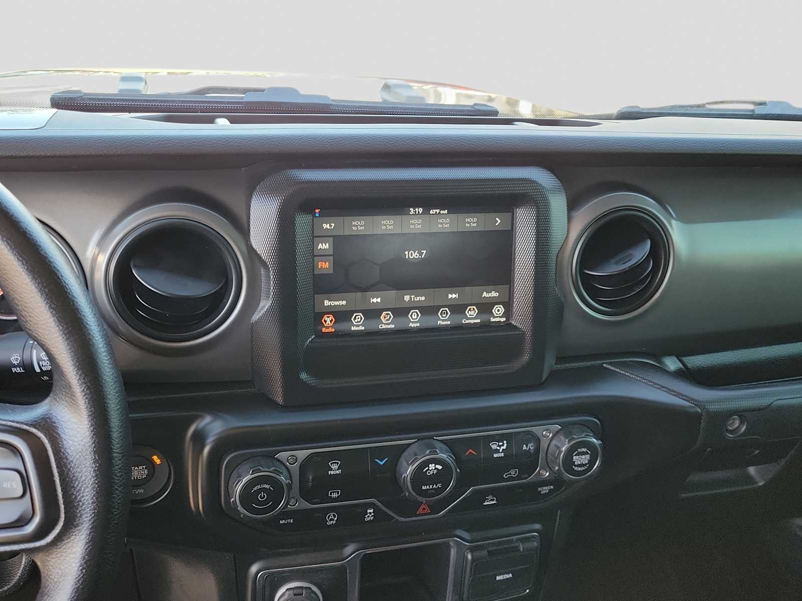 Thumbnail: 2023 Jeep Gladiator - 21