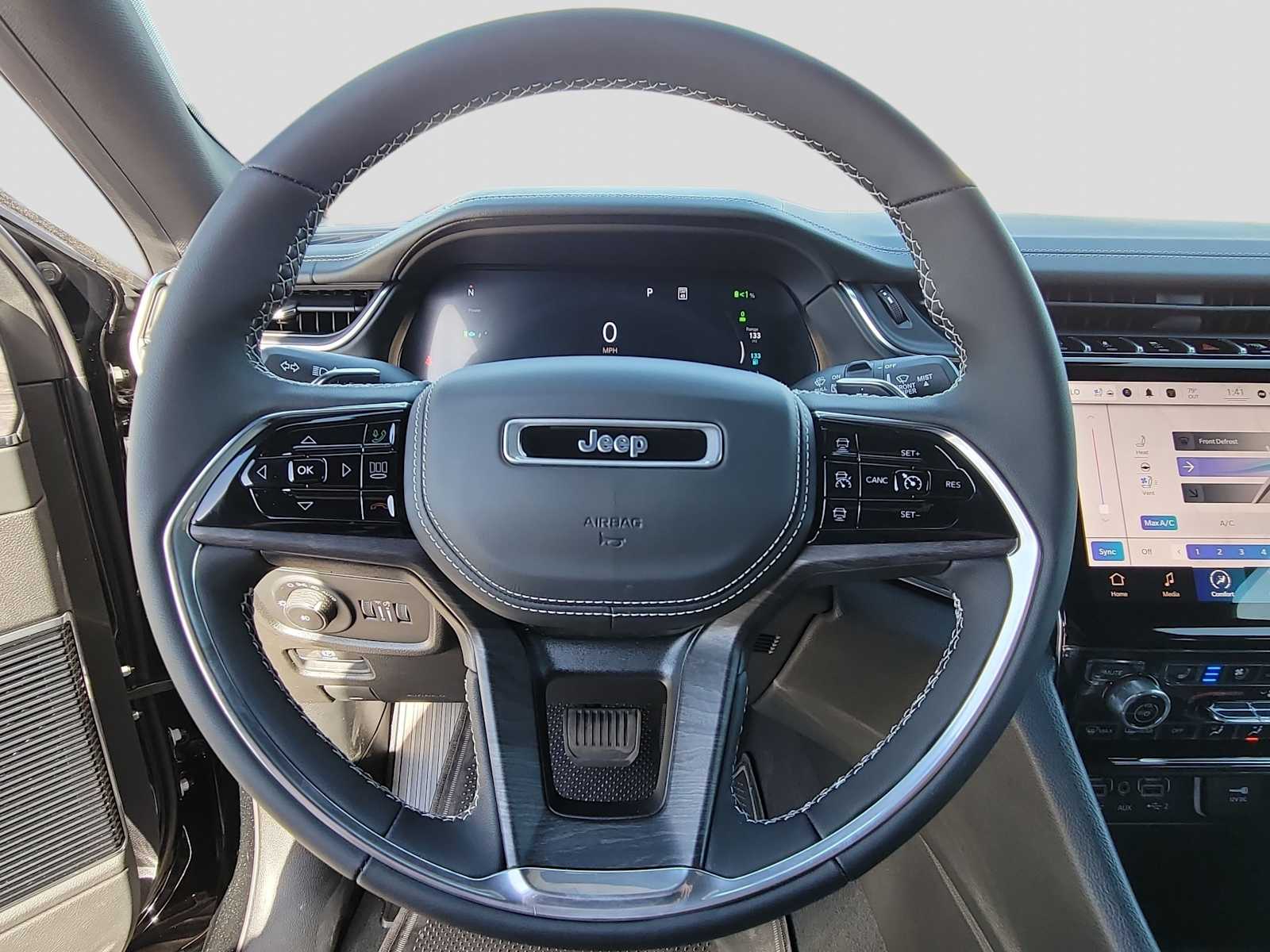 Thumbnail: 2023 Jeep Grand Cherokee - 15