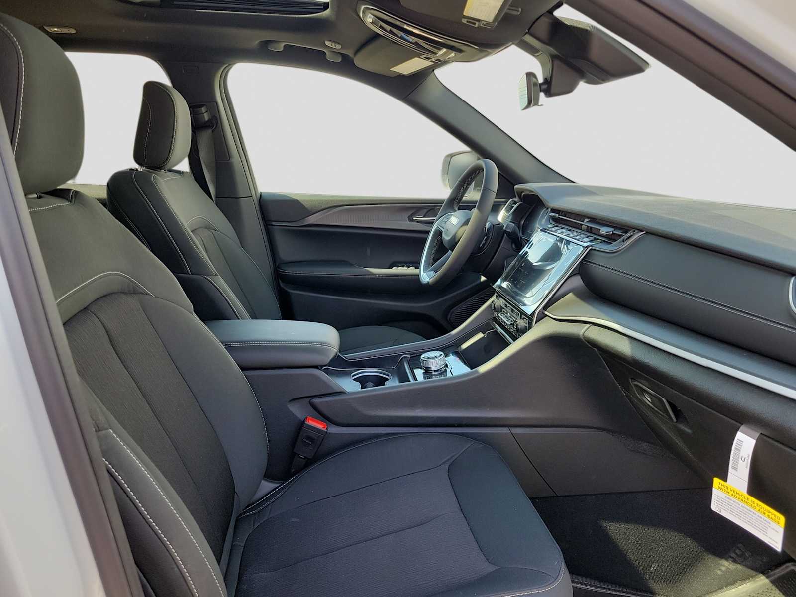 Thumbnail: 2026 Jeep Grand Cherokee - 14