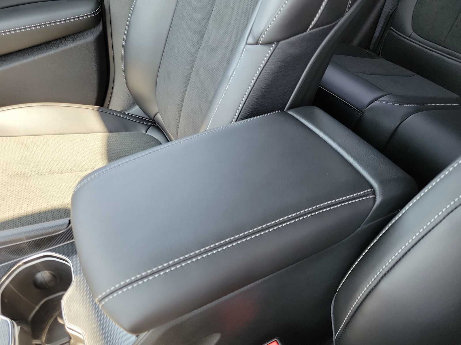 Thumbnail: 2025 Jeep Grand Cherokee - 16