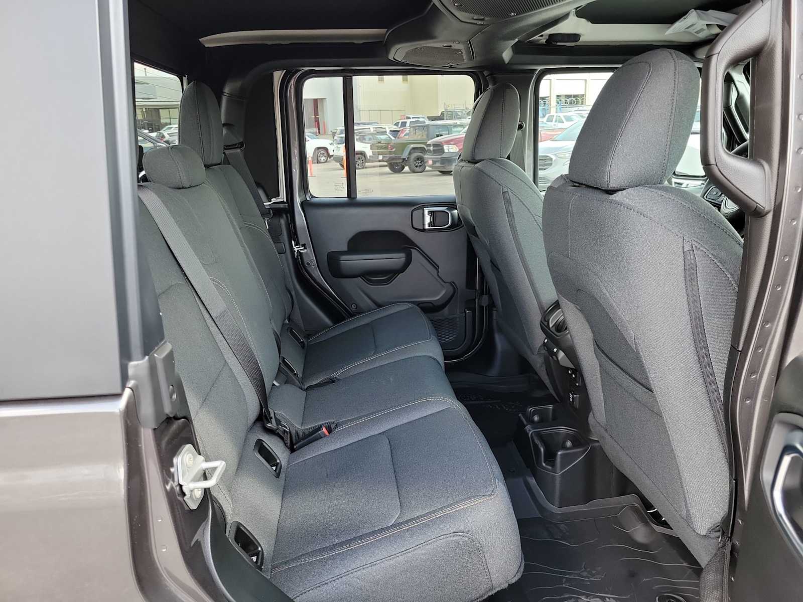 Thumbnail: 2025 Jeep Gladiator - 13