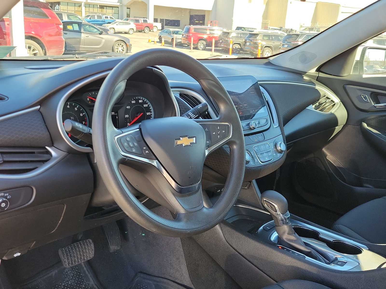 2024 Chevrolet Malibu 1LT photo 2