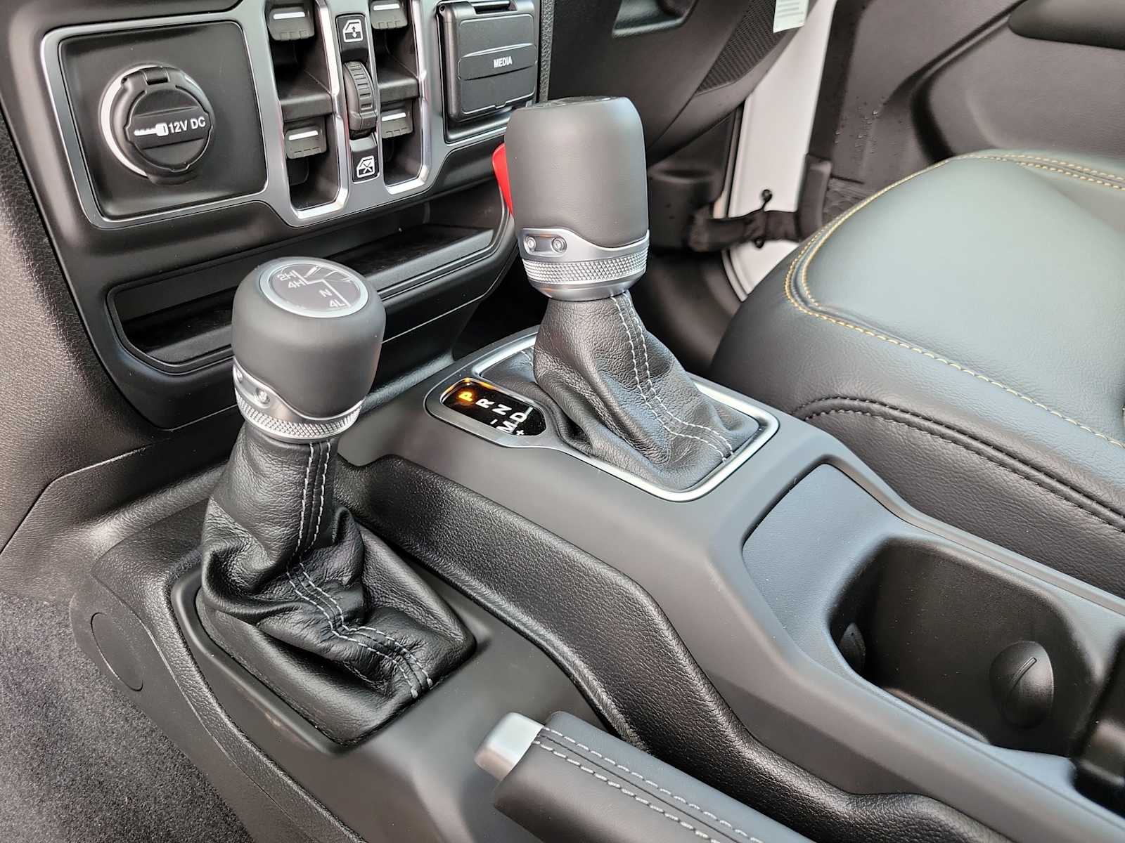 Thumbnail: 2026 Jeep Gladiator - 13