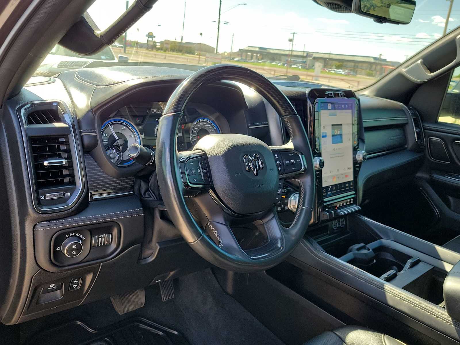 2022 Ram 1500 Limited photo 2