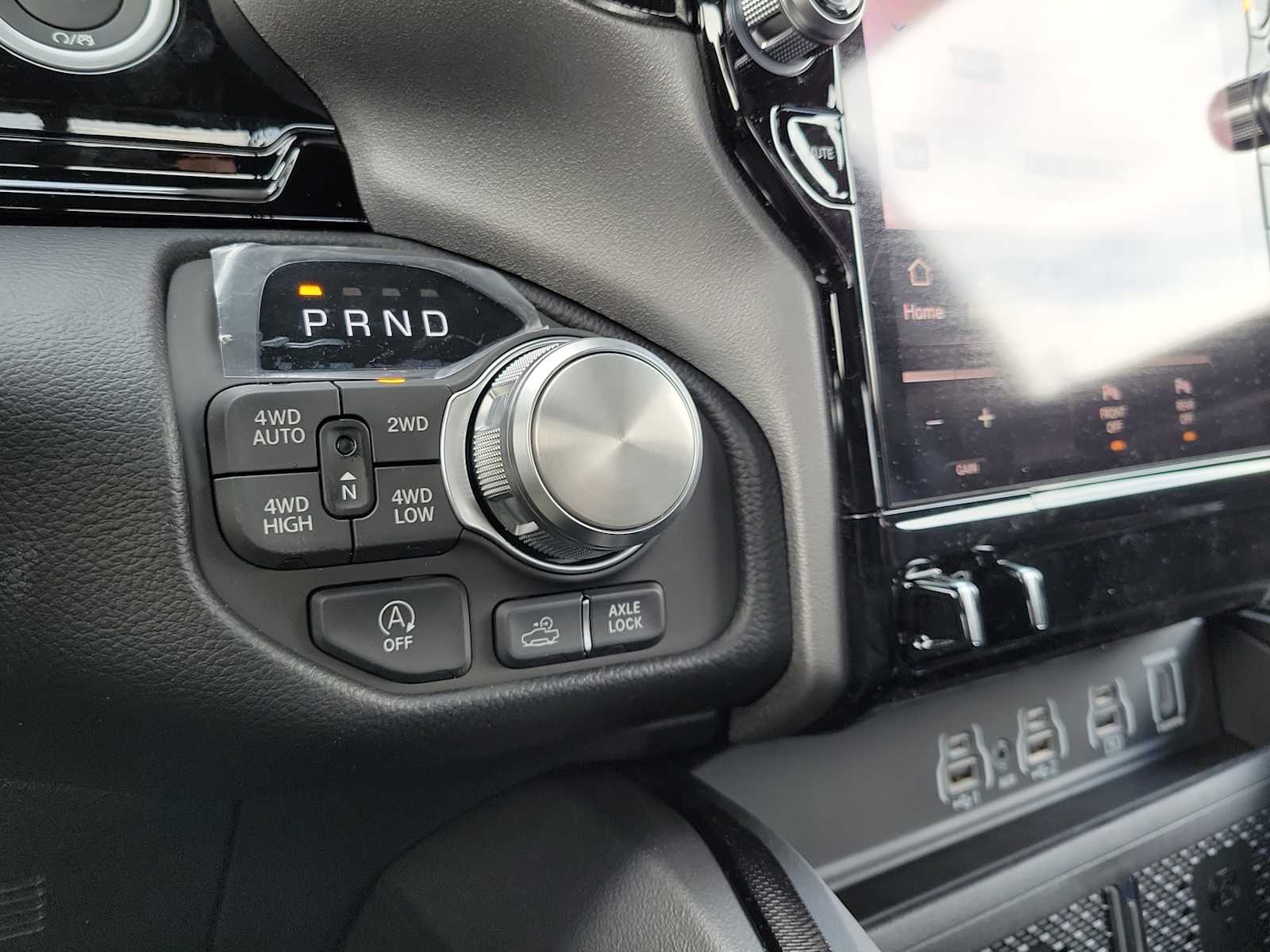 Thumbnail: 2026 RAM 1500 - 17