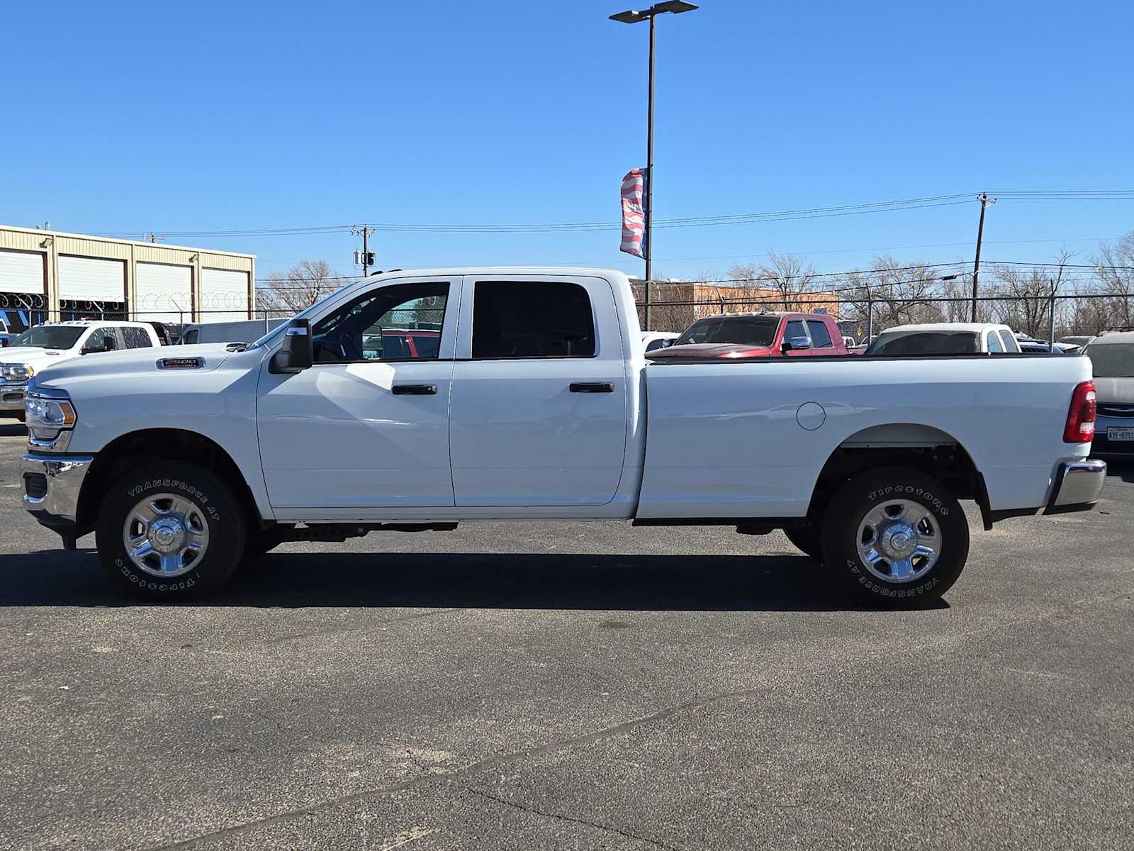 2024 Ram 2500 Tradesman photo 3