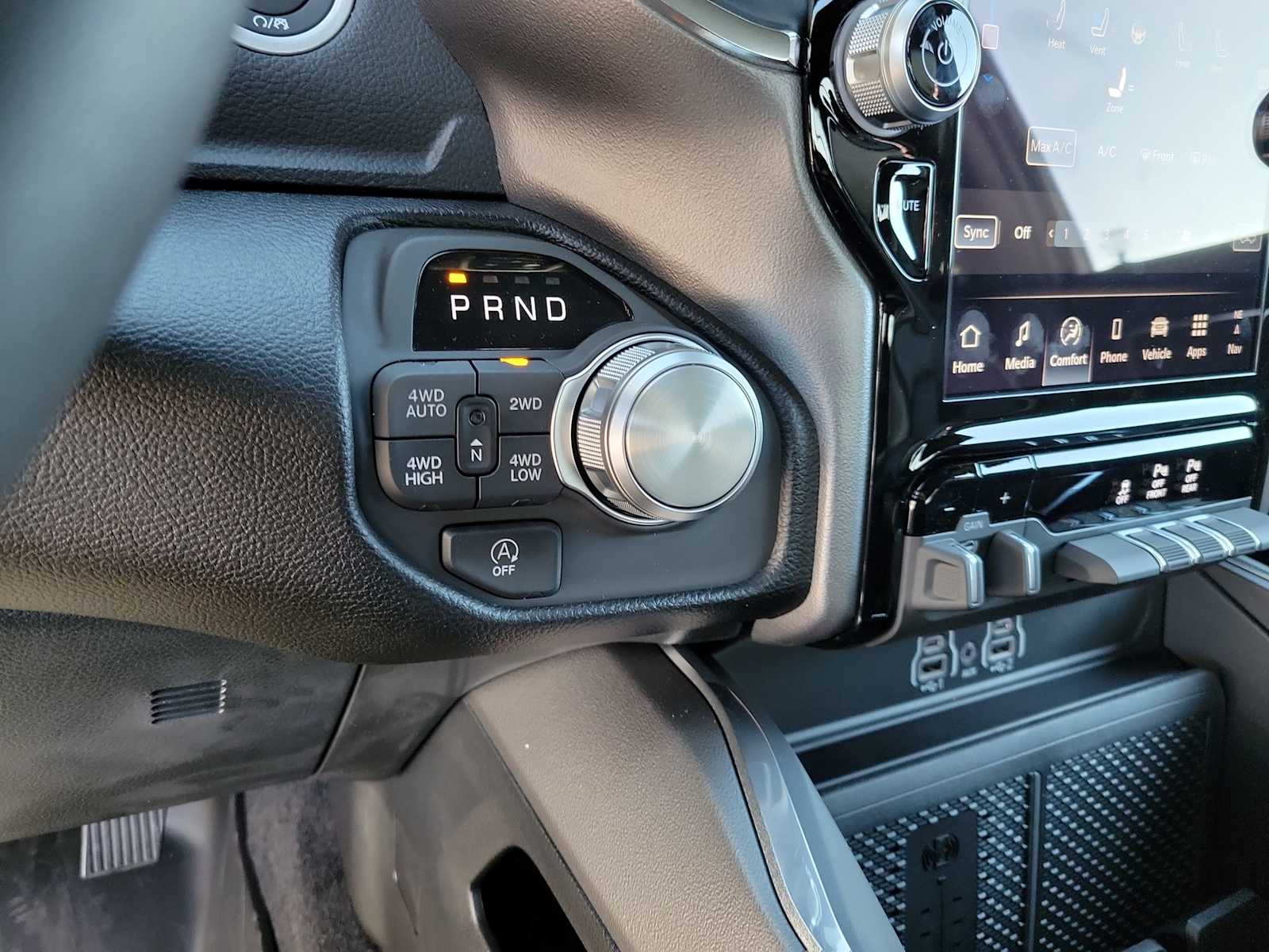 Thumbnail: 2026 RAM 1500 - 17