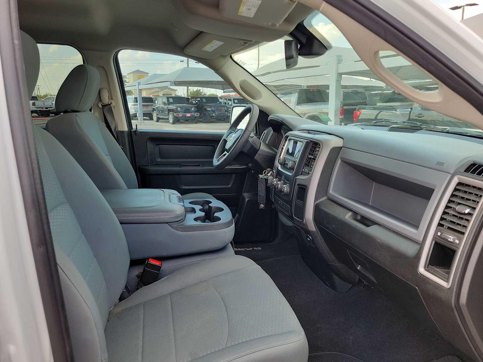 Thumbnail: 2019 RAM 1500 Classic - 14