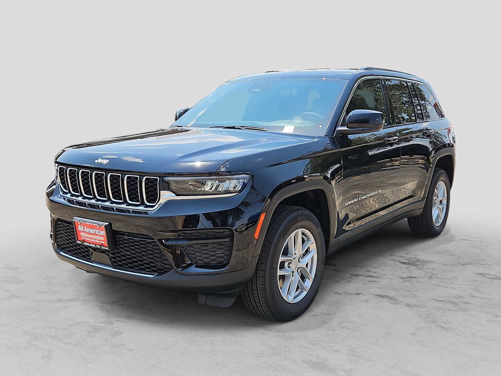 New 2026 Jeep Grand Cherokee LAREDO 4X2