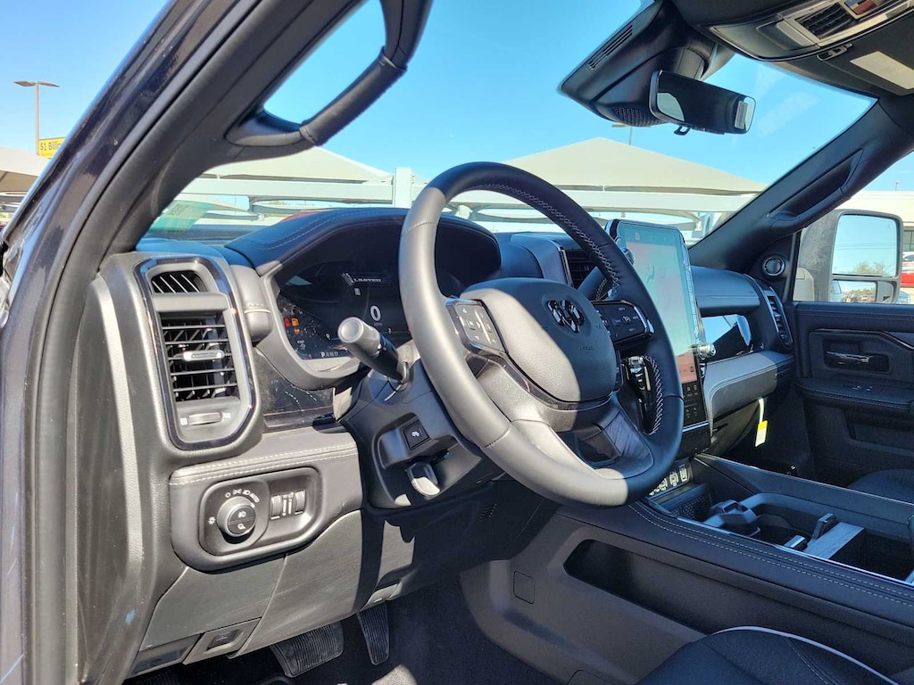 New 2025 Ram 2500 LIMITED CREW CAB 4X4 6'4 BOX Pickup