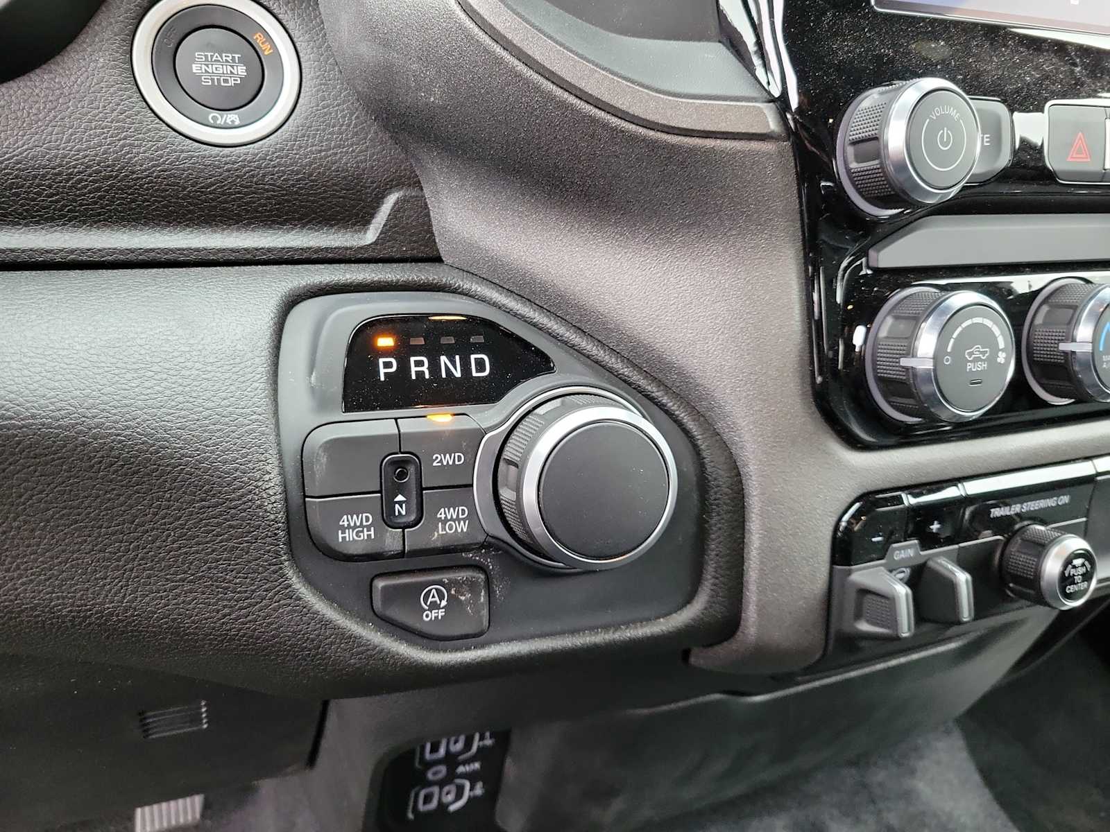 Thumbnail: 2025 RAM 1500 - 17