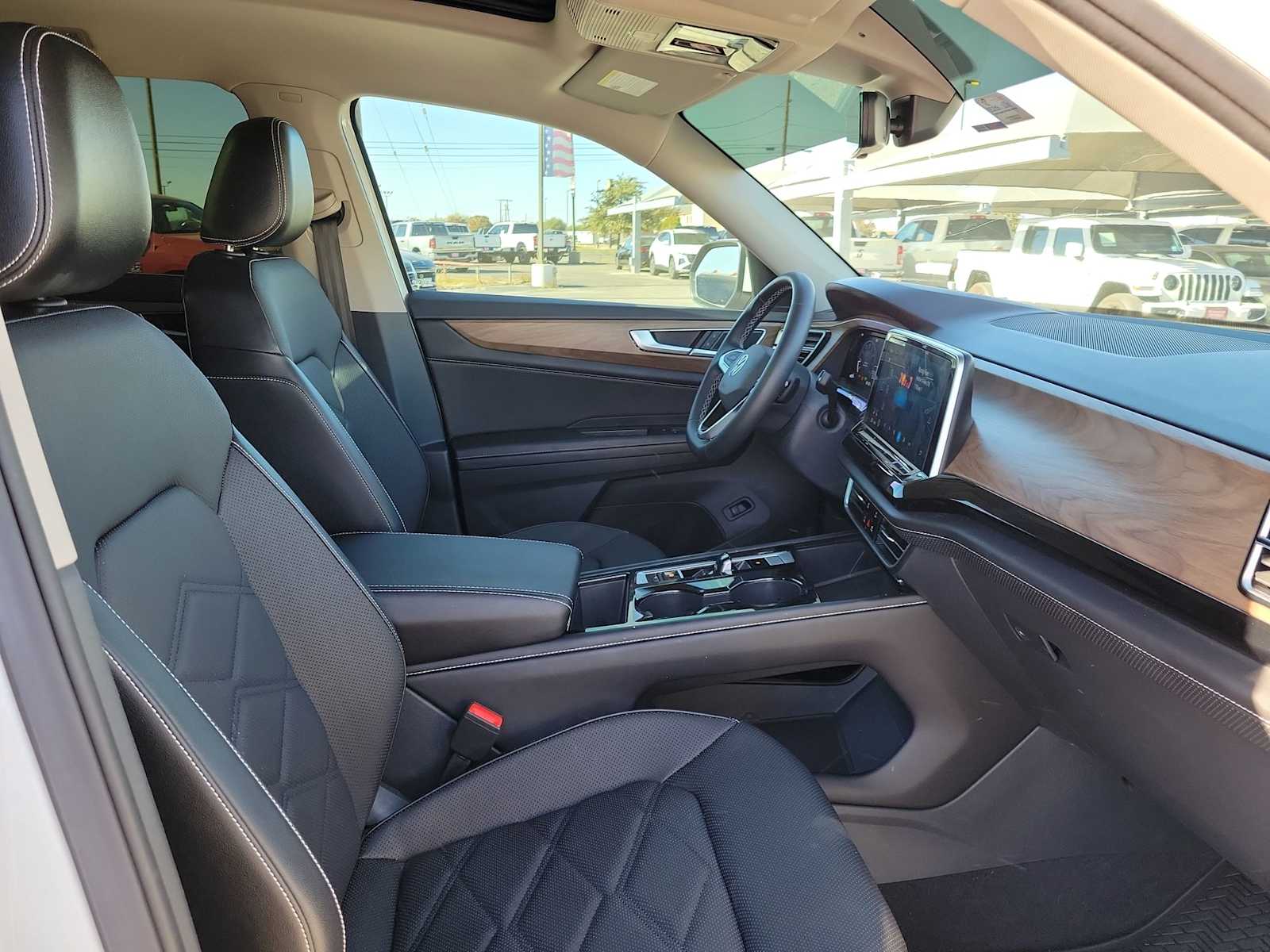 Thumbnail: 2024 Volkswagen Atlas - 14