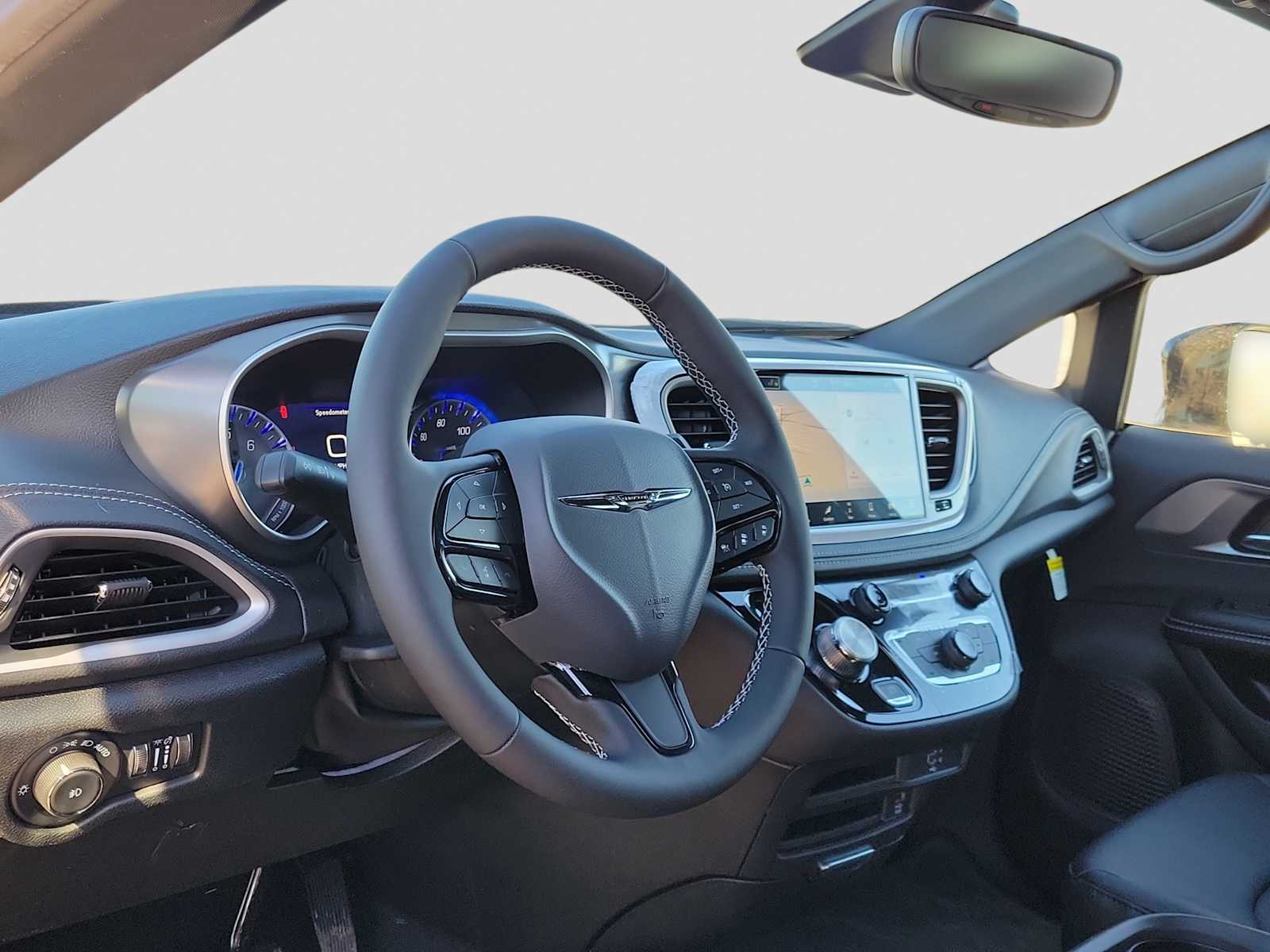 Thumbnail: 2026 Chrysler Pacifica - 2