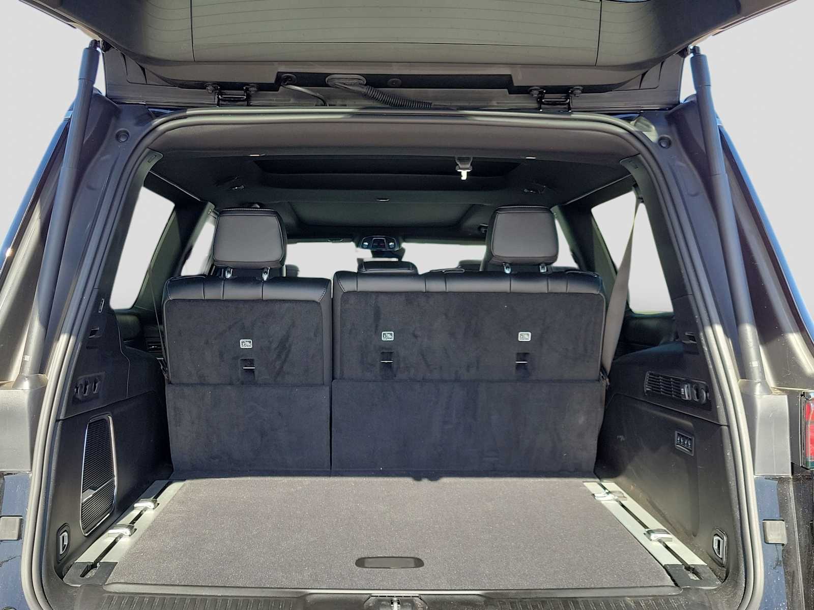 Thumbnail: 2024 Jeep Wagoneer - 19