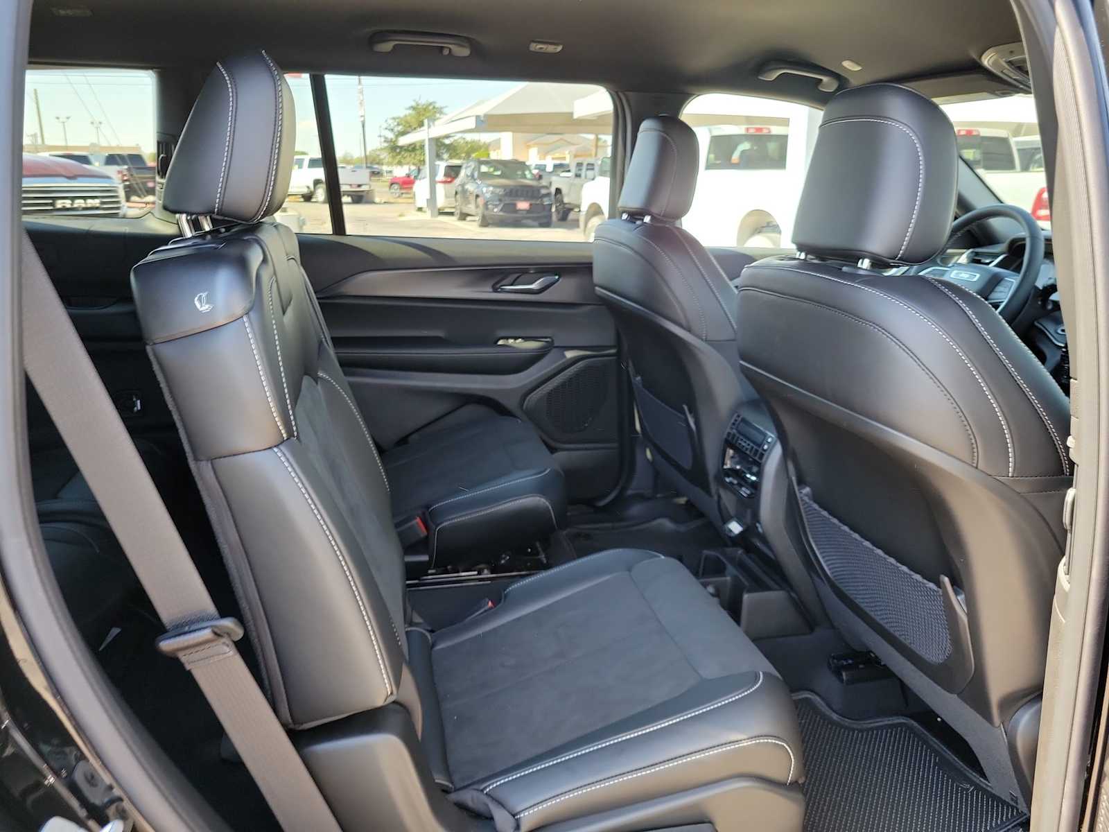 Thumbnail: 2025 Jeep Grand Cherokee - 13