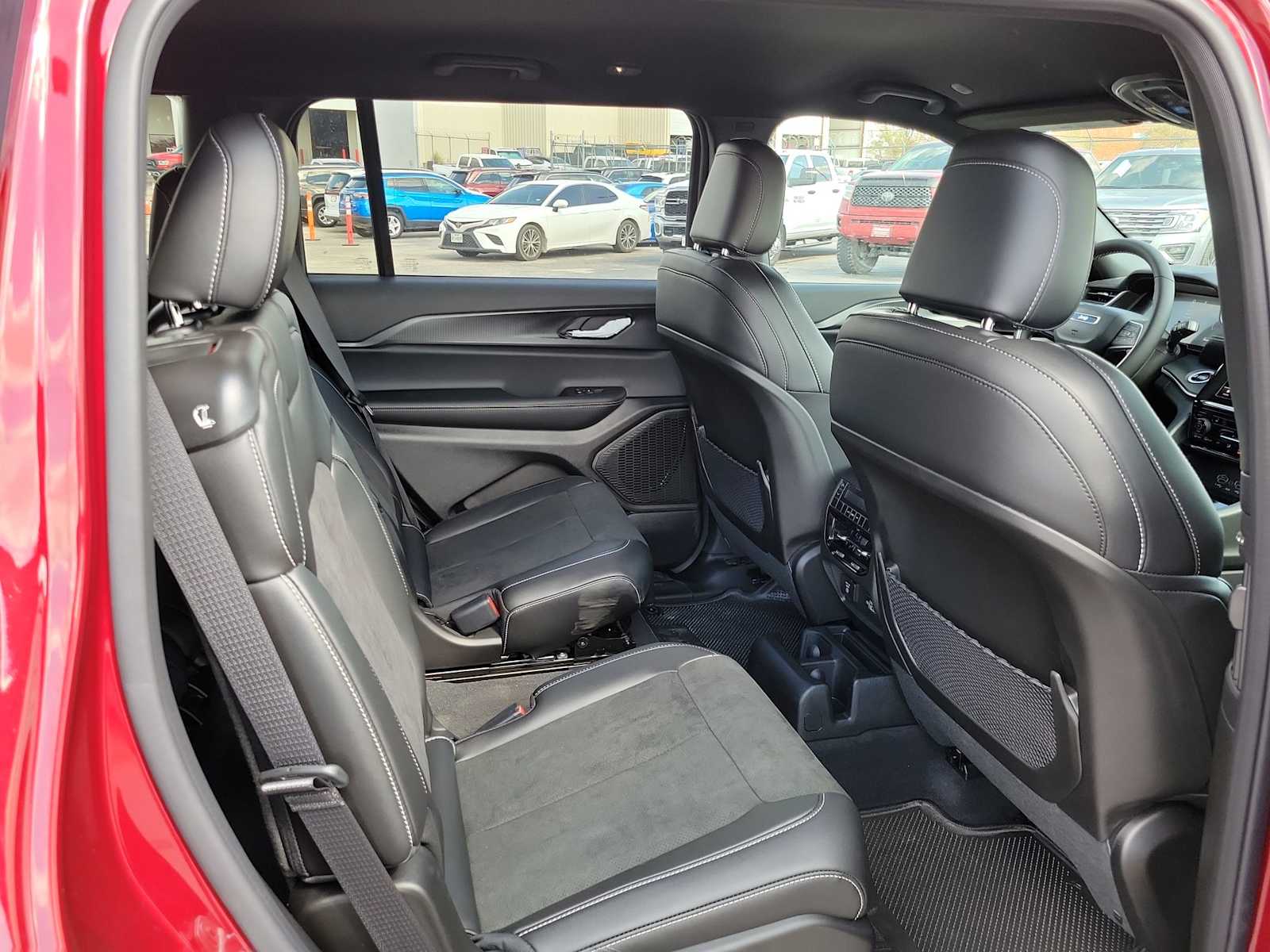 Thumbnail: 2025 Jeep Grand Cherokee - 13