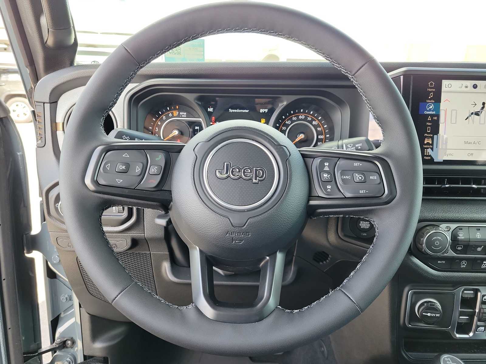 Thumbnail: 2025 Jeep Gladiator - 15