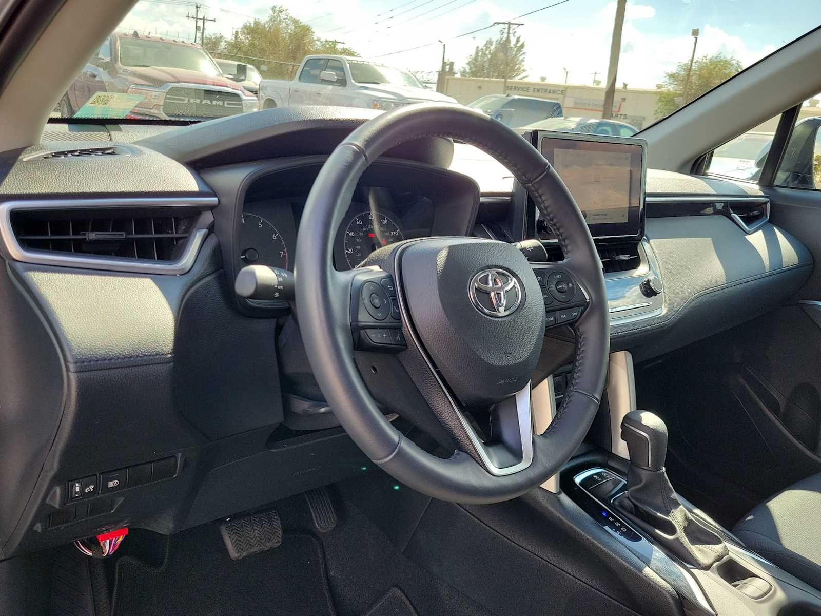 2024 Toyota Corolla Cross LE photo 2