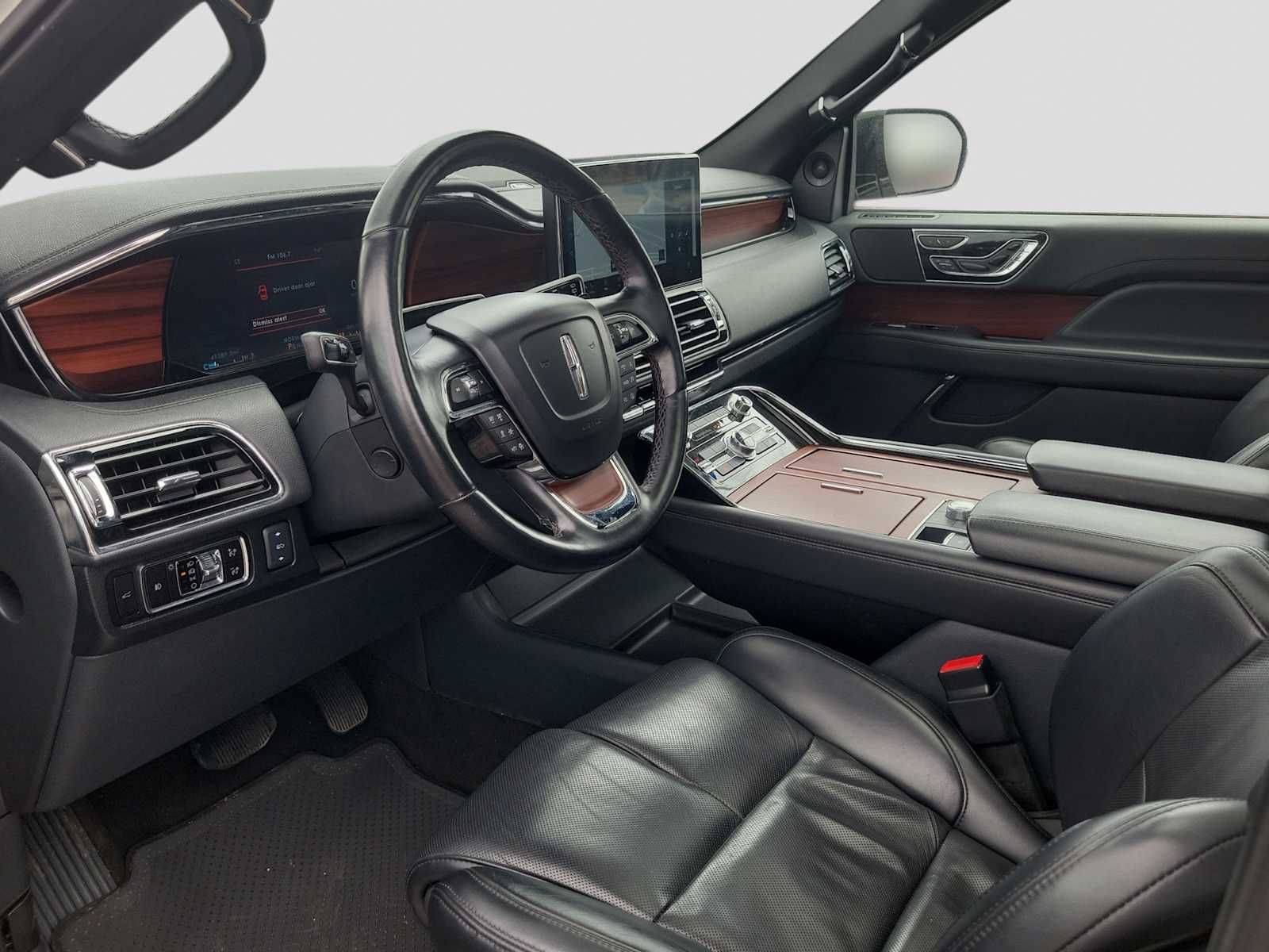 Thumbnail: 2023 Lincoln Navigator - 2