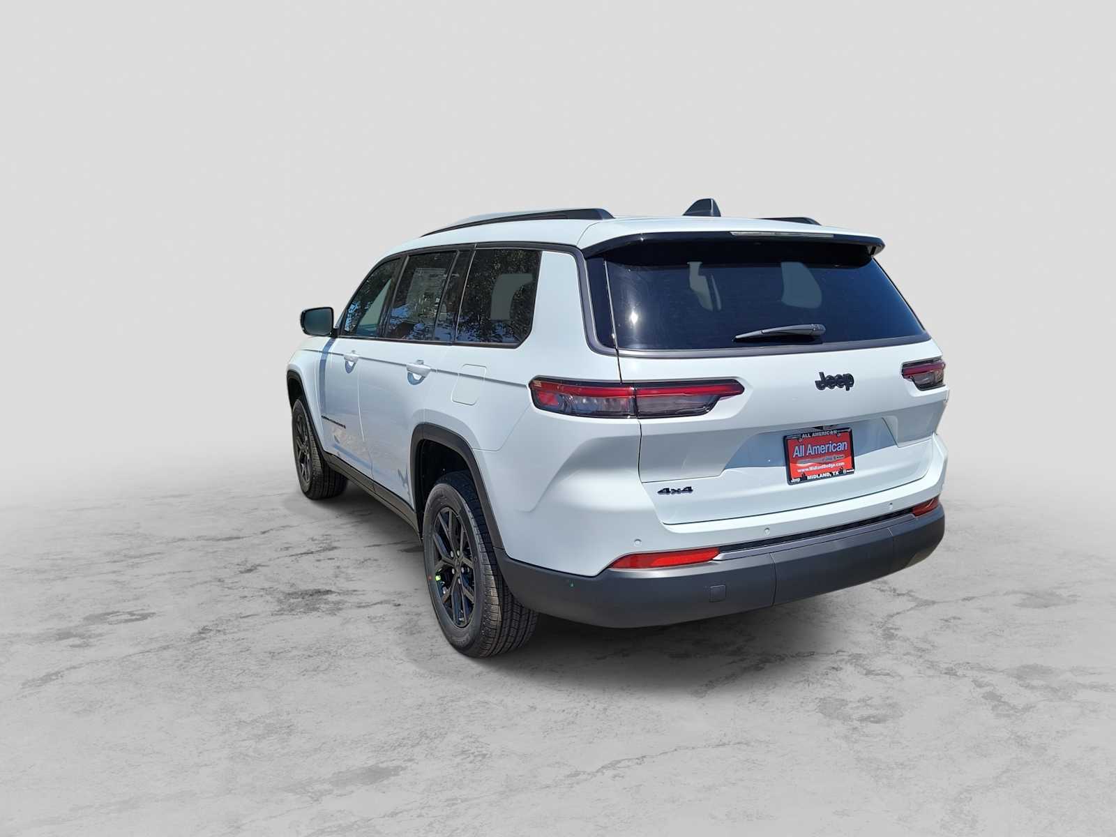 Thumbnail: 2026 Jeep Grand Cherokee L - 4