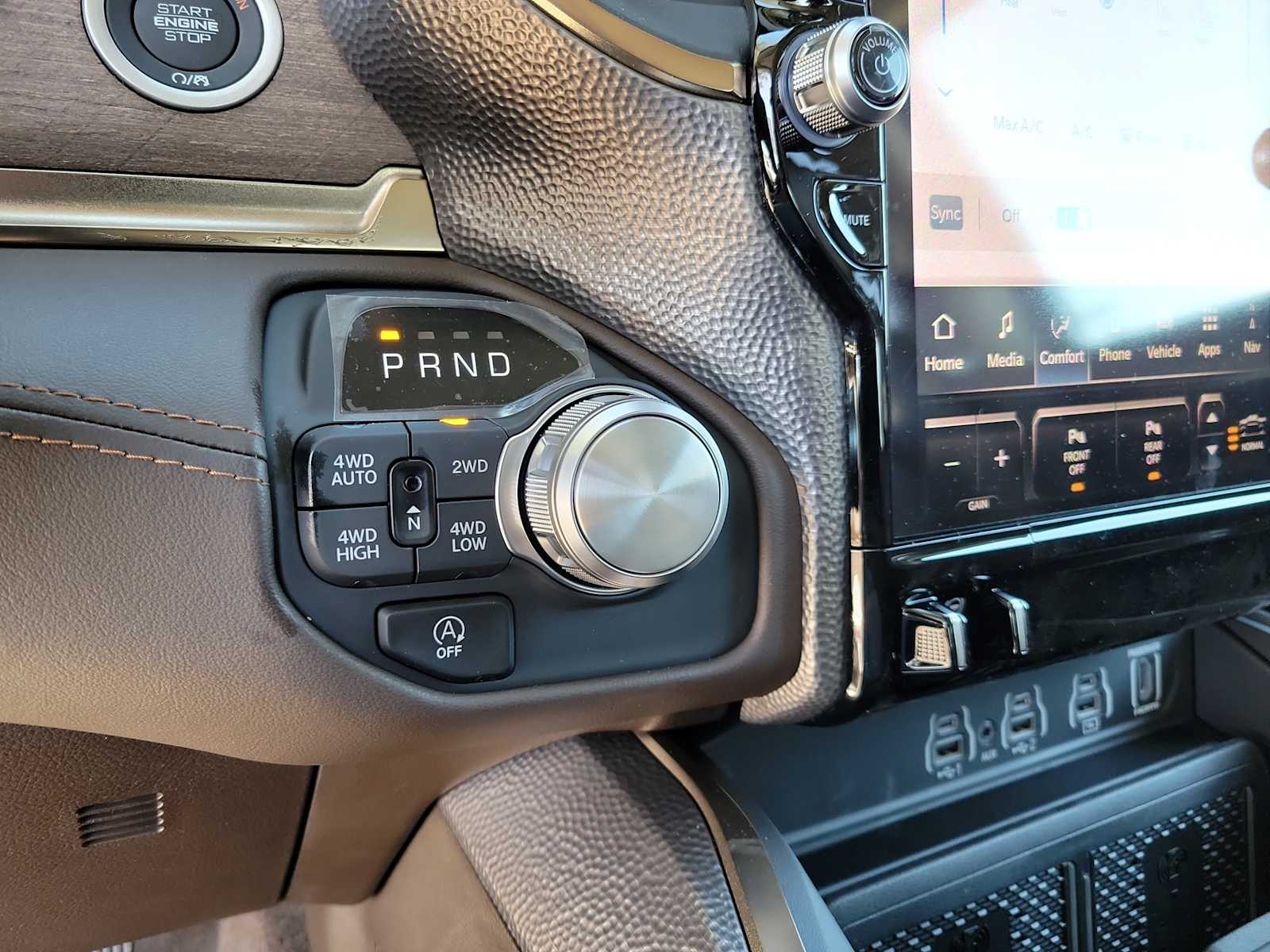 Thumbnail: 2026 RAM 1500 - 17