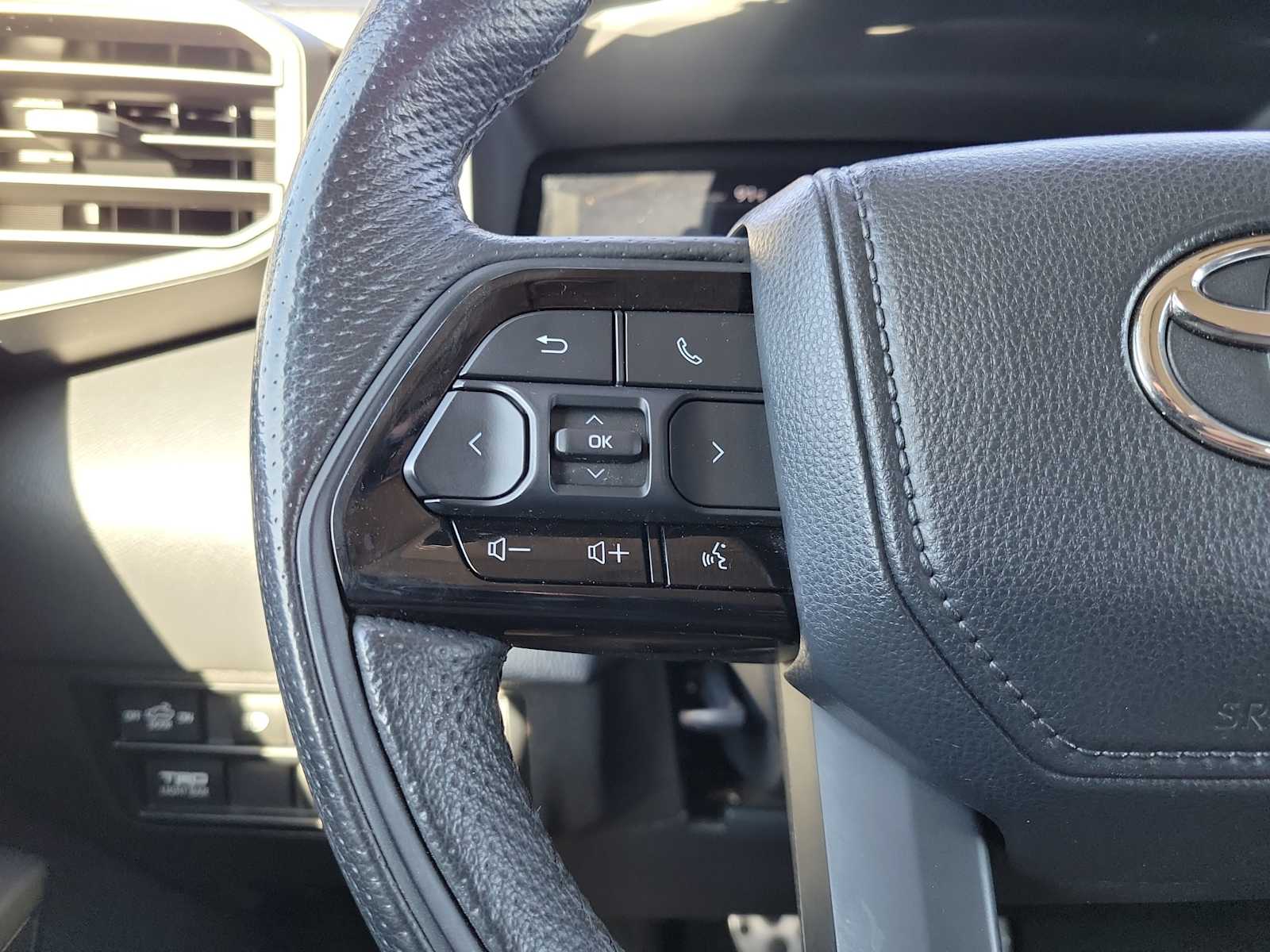 Thumbnail: 2023 Toyota Tundra - 19