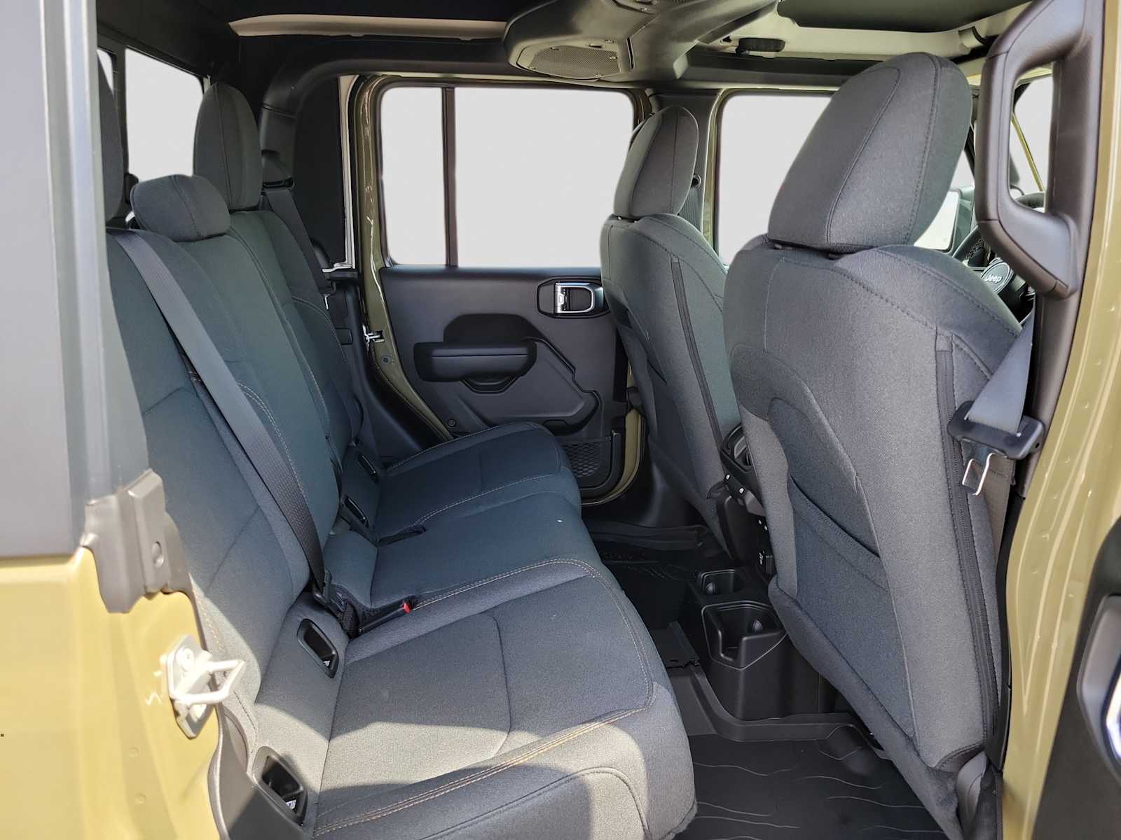 Thumbnail: 2025 Jeep Gladiator - 13