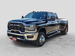 2026 Ram 3500 TRADESMAN CREW CAB 4X4 8' BOX Pickup Midland, TX