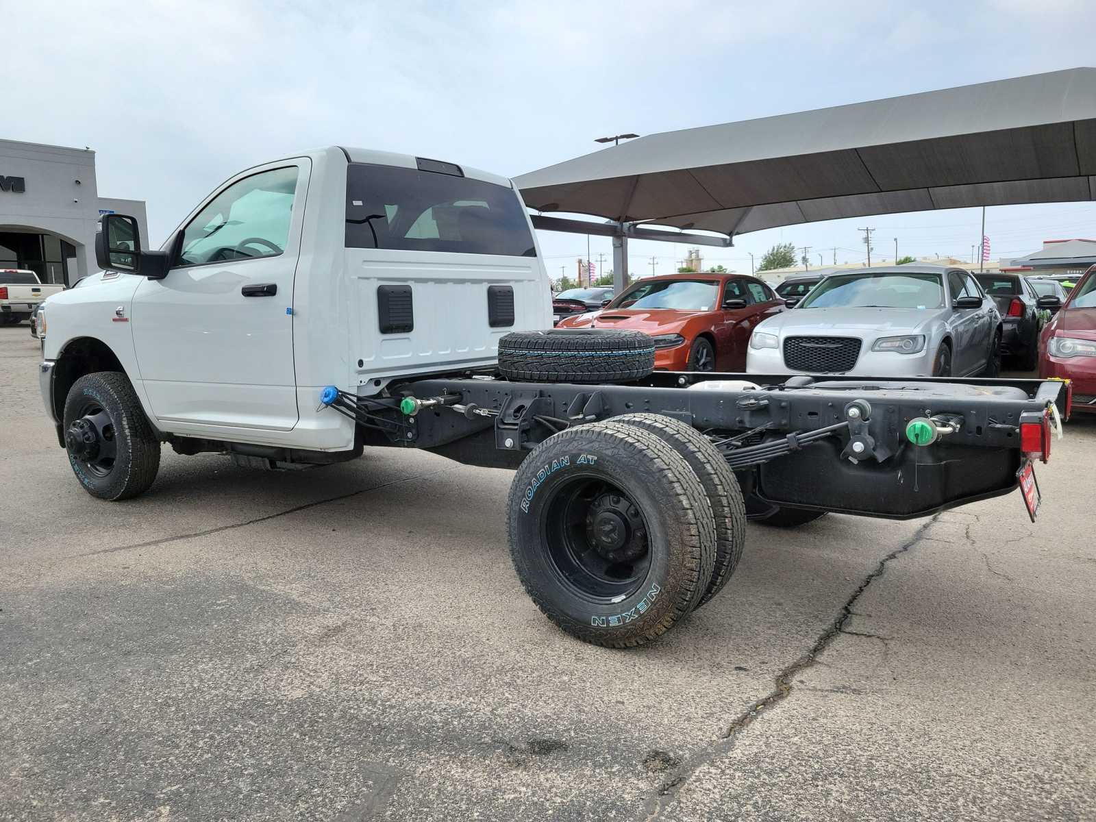 2024 Ram 3500 Tradesman photo 3