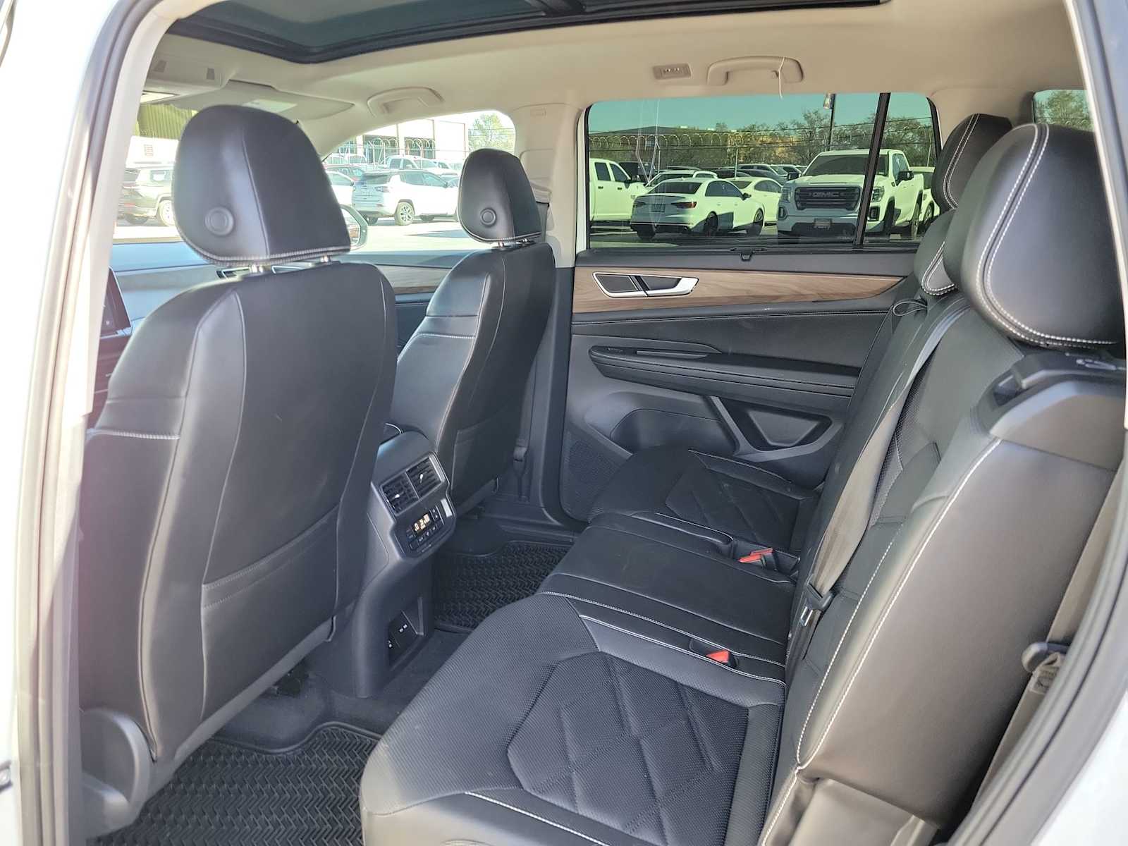 Thumbnail: 2024 Volkswagen Atlas - 12